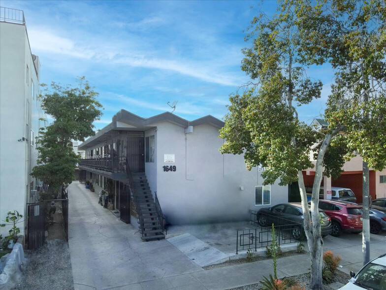 1649 S St Andrews Pl, Los Angeles, CA for sale - Building Photo - Image 1 of 1