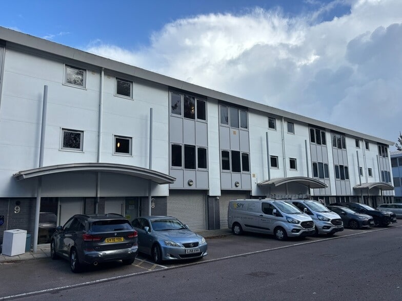 Unit 8 English Business Park, English Close, Hove for sale - Primary Photo - Image 1 of 20