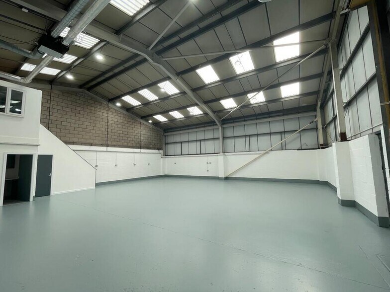 Dewsbury Rd, Stoke On Trent to rent - Building Photo - Image 2 of 10
