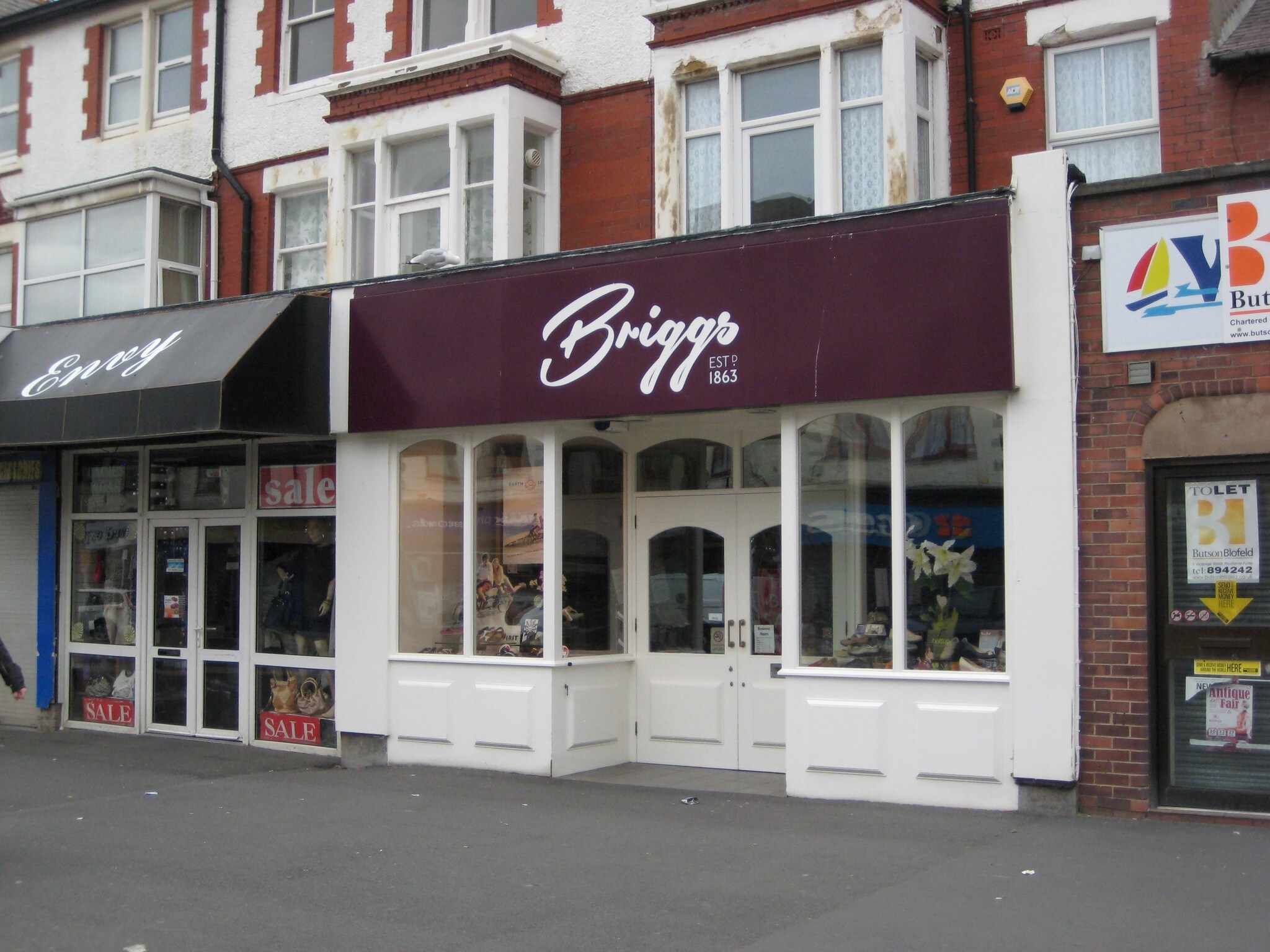 61 Victoria Rd W, Thornton Cleveleys to rent Primary Photo- Image 1 of 4