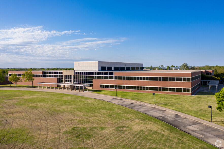 12222 State Farm Blvd, Tulsa, OK for sale - Building Photo - Image 1 of 1