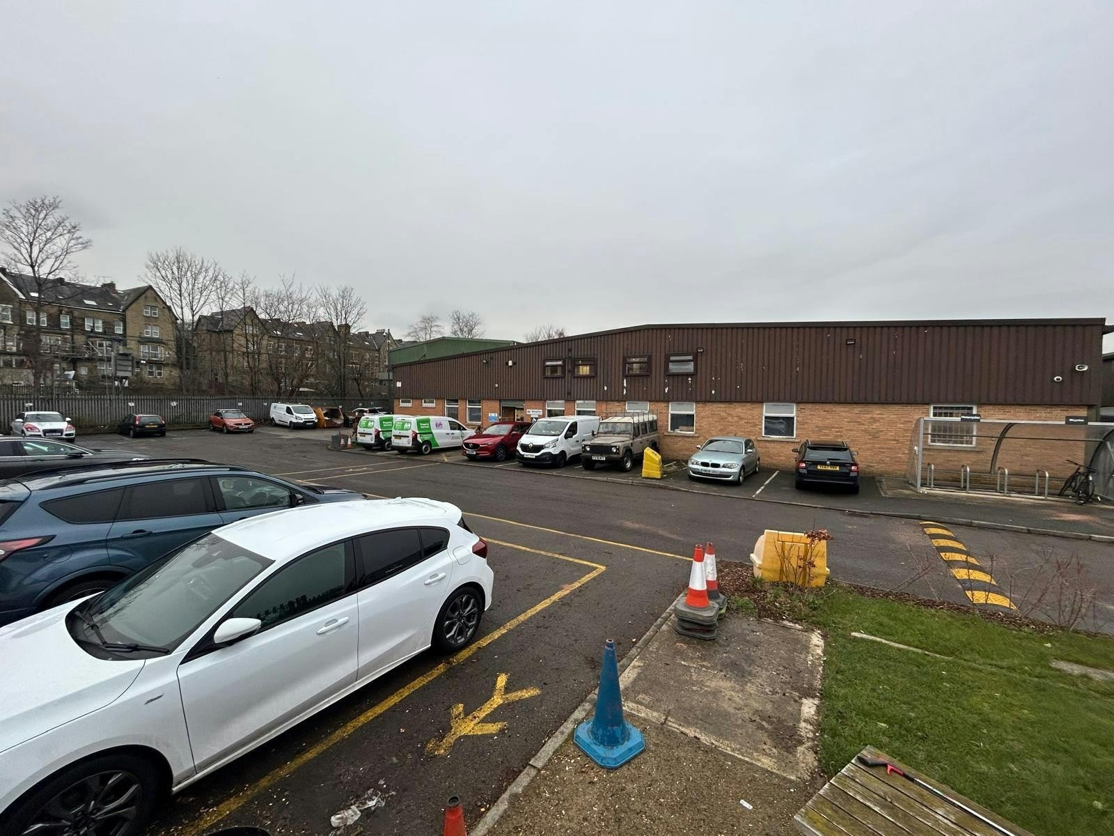 Heyford Ct, Bradford to rent Building Photo- Image 1 of 3