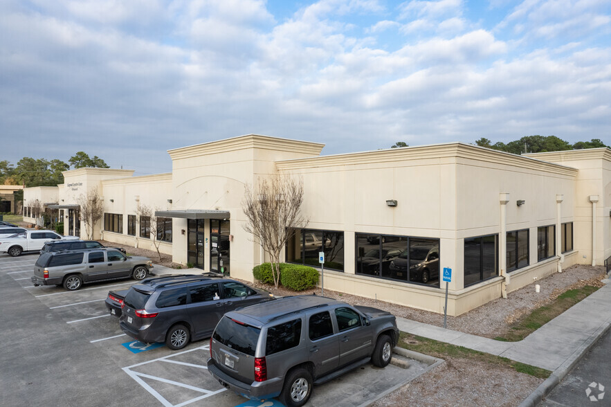 201 Kingwood Medical Dr, Kingwood, TX for rent - Building Photo - Image 1 of 23