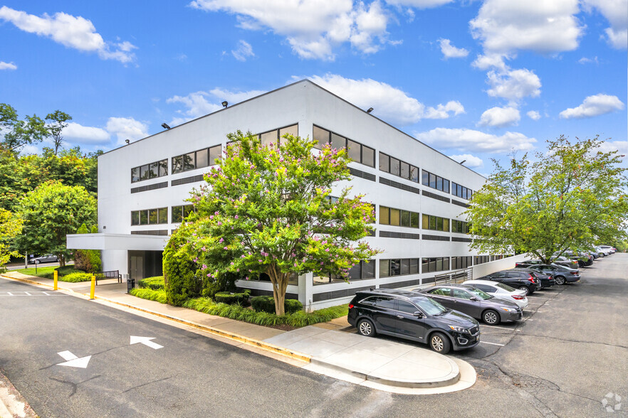 2101 Medical Park Dr, Silver Spring, MD for rent - Building Photo - Image 1 of 3