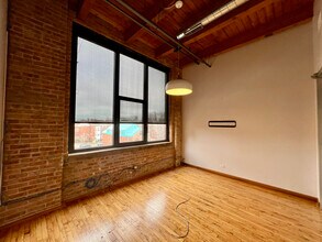 1901 N Clybourn Ave, Chicago, IL for rent Interior Photo- Image 2 of 13