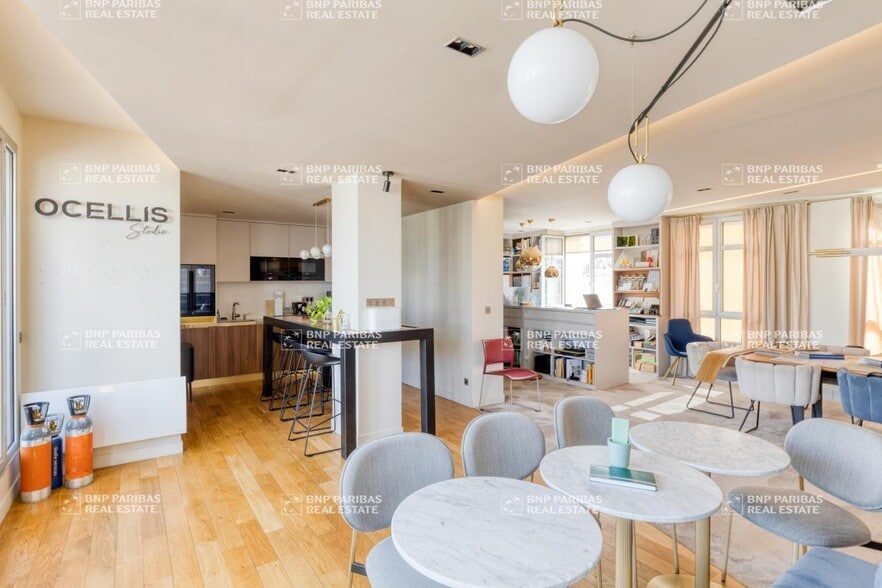3 Rue Charcot, Neuilly-sur-Seine to rent - Building Photo - Image 3 of 21