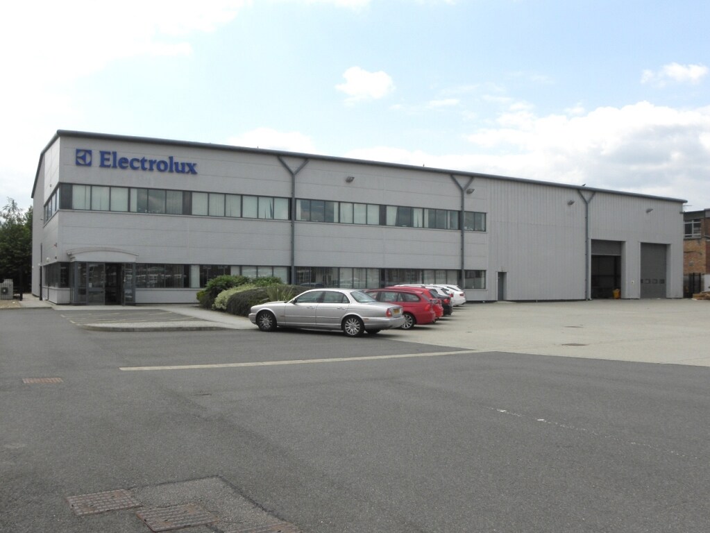 Oakley Rd, Luton for sale Primary Photo- Image 1 of 1