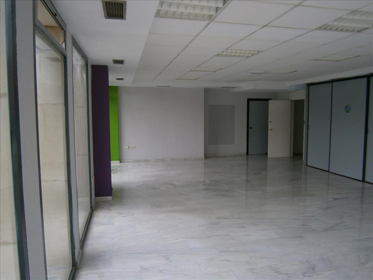Avenida Averroes, Seville, SEV 41007 -  -  - Interior Photo - Image 2 of 8