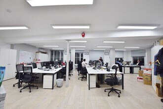 27 Phipp St, London to rent Interior Photo- Image 1 of 11