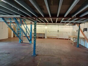 6-8 Henson Clos, Kettering to rent Interior Photo- Image 2 of 2