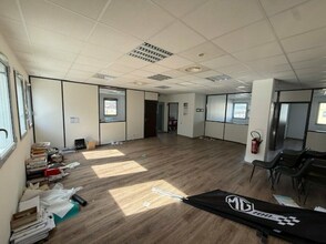 Avenue des Paluds, Aubagne to rent Interior Photo- Image 2 of 6