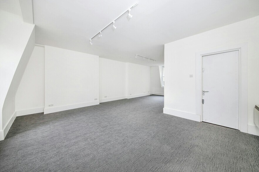 4 Princes St, London to rent - Interior Photo - Image 3 of 15