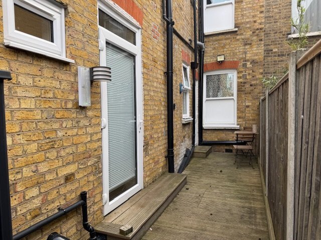 109 Orsett Rd, Grays for sale - Building Photo - Image 1 of 1