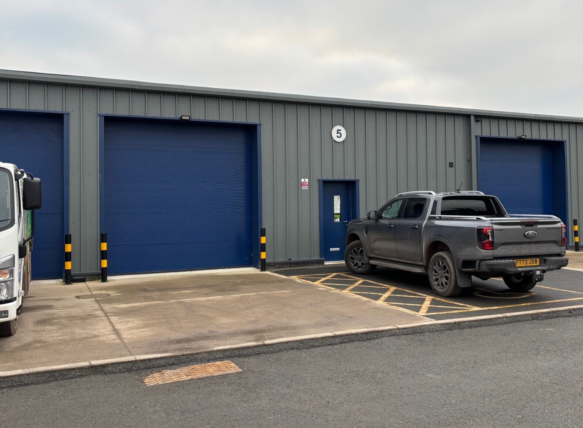 Moorbridge Road East Rd, Bingham to rent Building Photo- Image 1 of 5