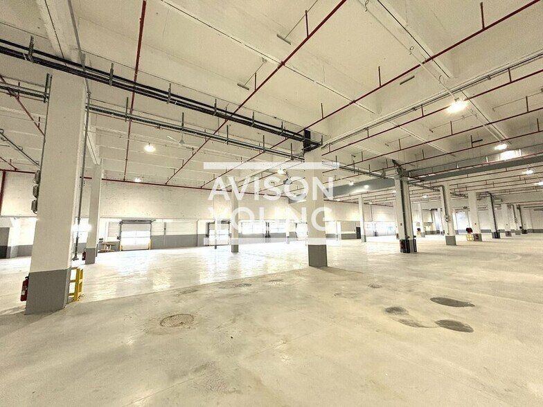 Industrial in Gennevilliers to rent - Interior Photo - Image 1 of 12