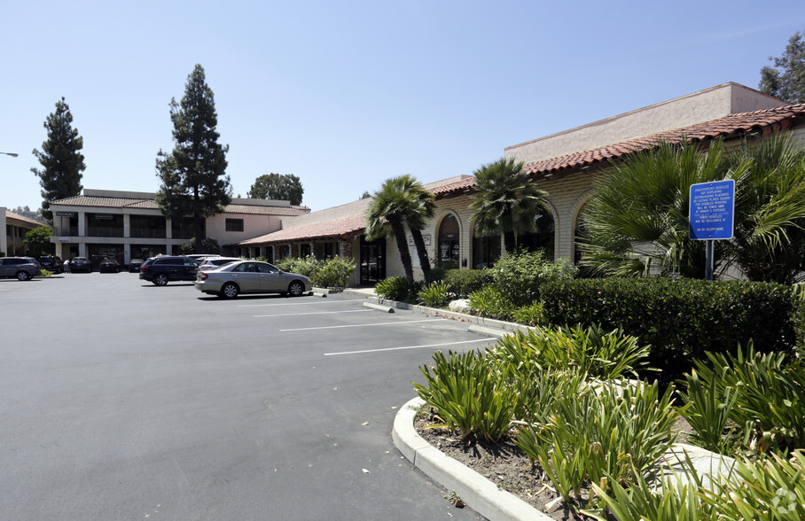 31824-31850 Village Center Rd, Westlake Village, CA for rent - Building Photo - Image 1 of 10