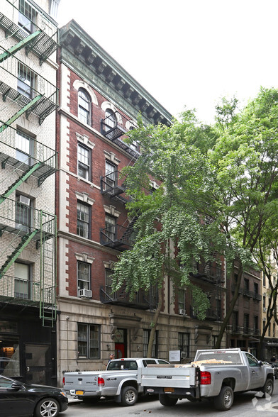 106-110 Christopher St, New York 10014 | LoopNet UK