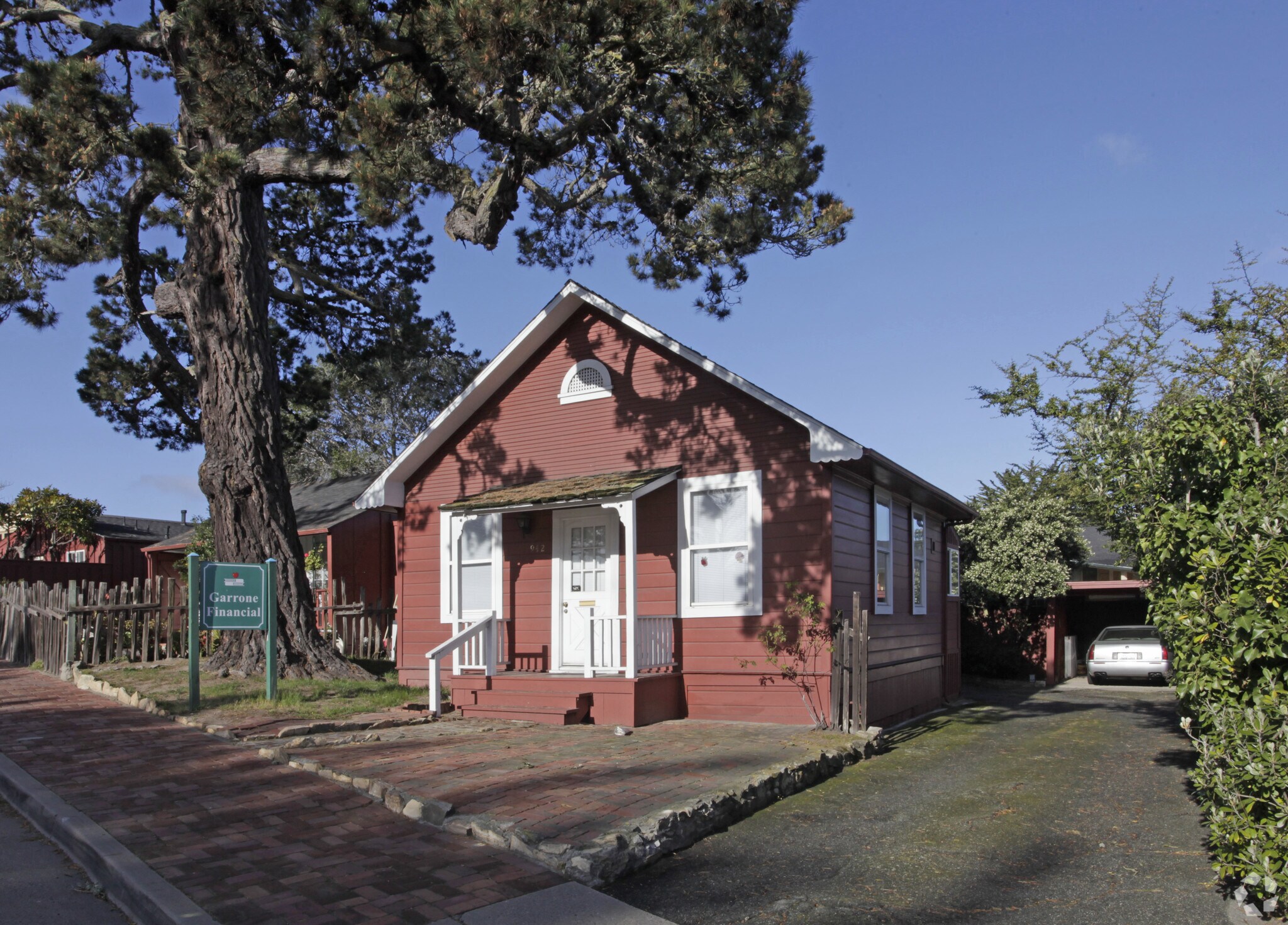 942 Munras Ave, Monterey, CA for sale Primary Photo- Image 1 of 1