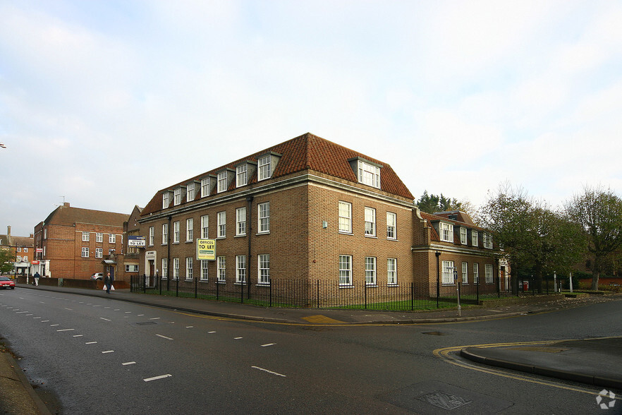 3-5 Rickmansworth Rd, Watford for rent - Building Photo - Image 3 of 8