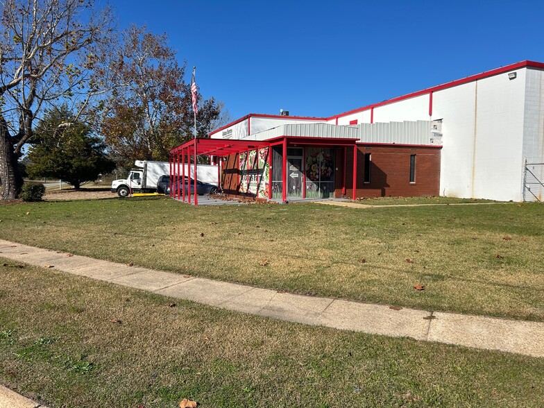 100 N Bessemer Ave, Mobile, AL for rent - Building Photo - Image 1 of 13