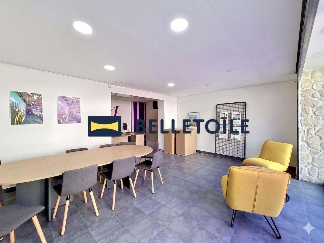 Retail in Alfortville to rent Interior Photo- Image 1 of 12