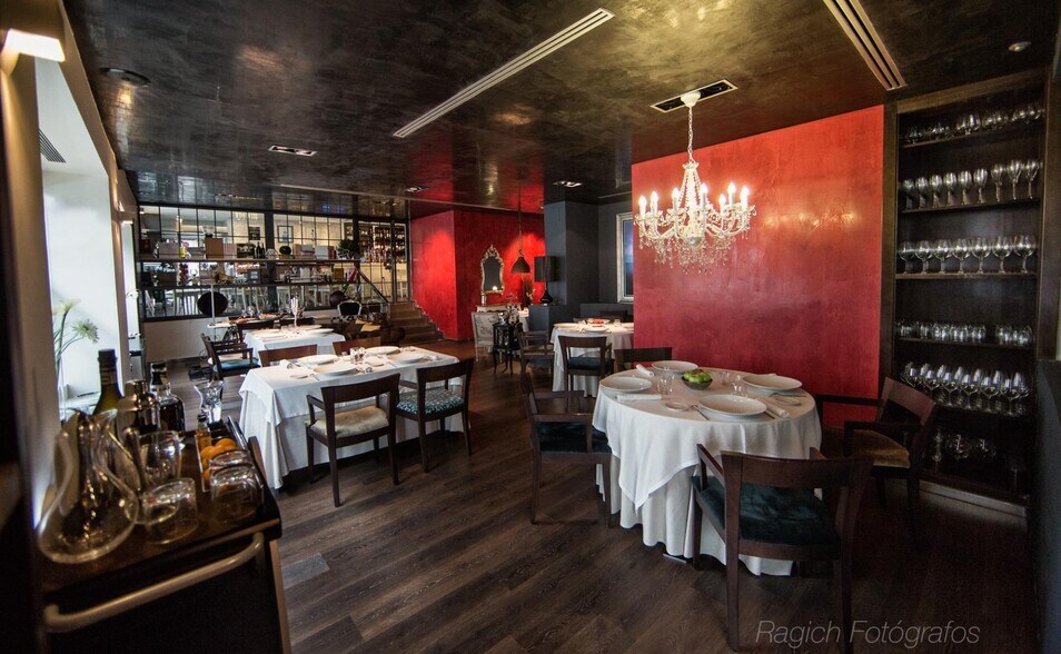 Retail in Cáceres to rent - Building Photo - Image 3 of 5