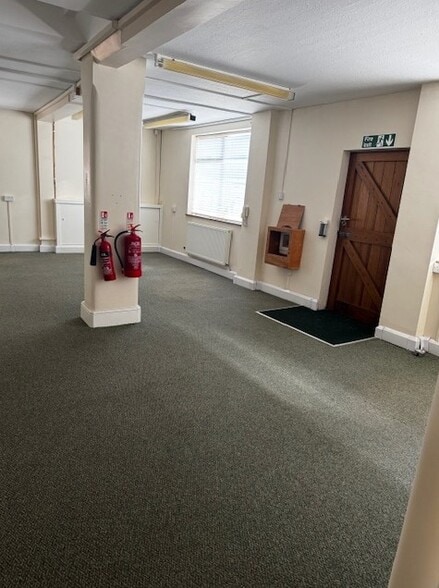 Castle Mews, Rugby to rent - Interior Photo - Image 2 of 16