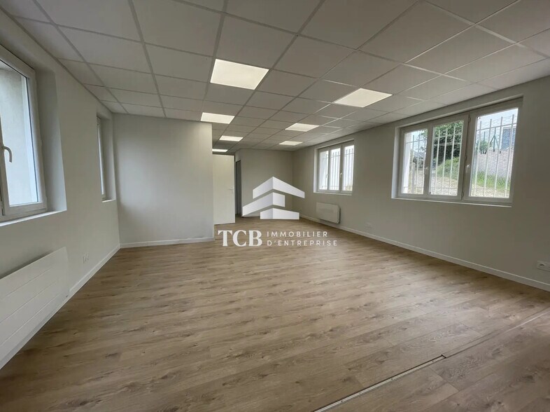 Office in Nantes for sale - Interior Photo - Image 2 of 3