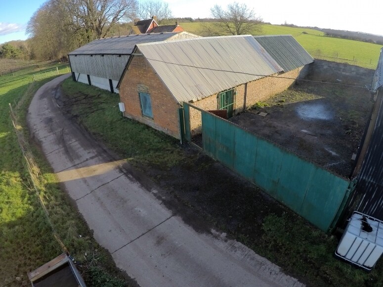 By Pass, Guildford to rent Building Photo- Image 1 of 2