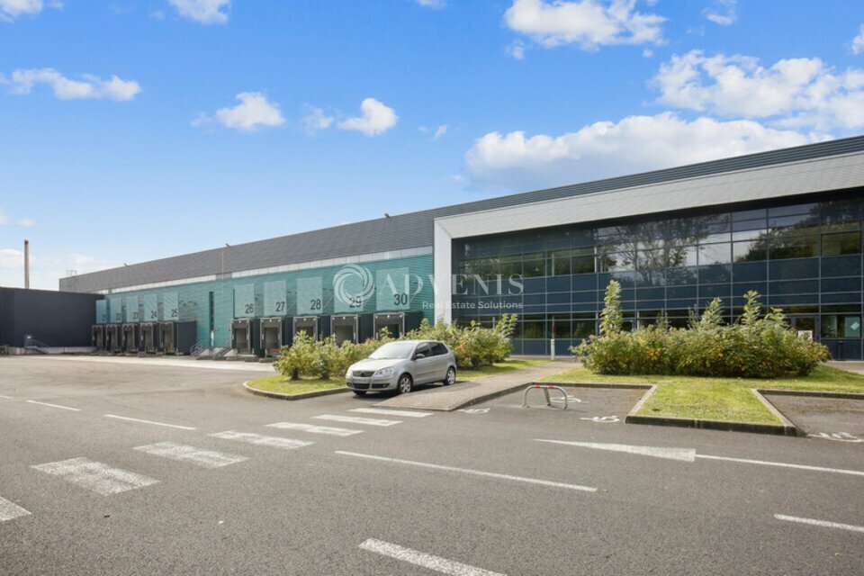 Industrial in Marly-la-Ville to rent Building Photo- Image 1 of 13
