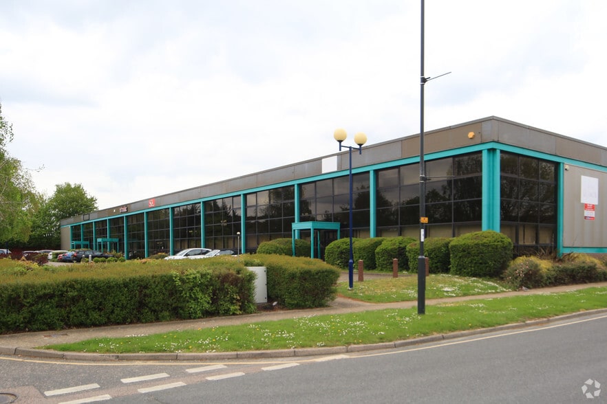 Crompton Way, Crawley for sale - Primary Photo - Image 1 of 1