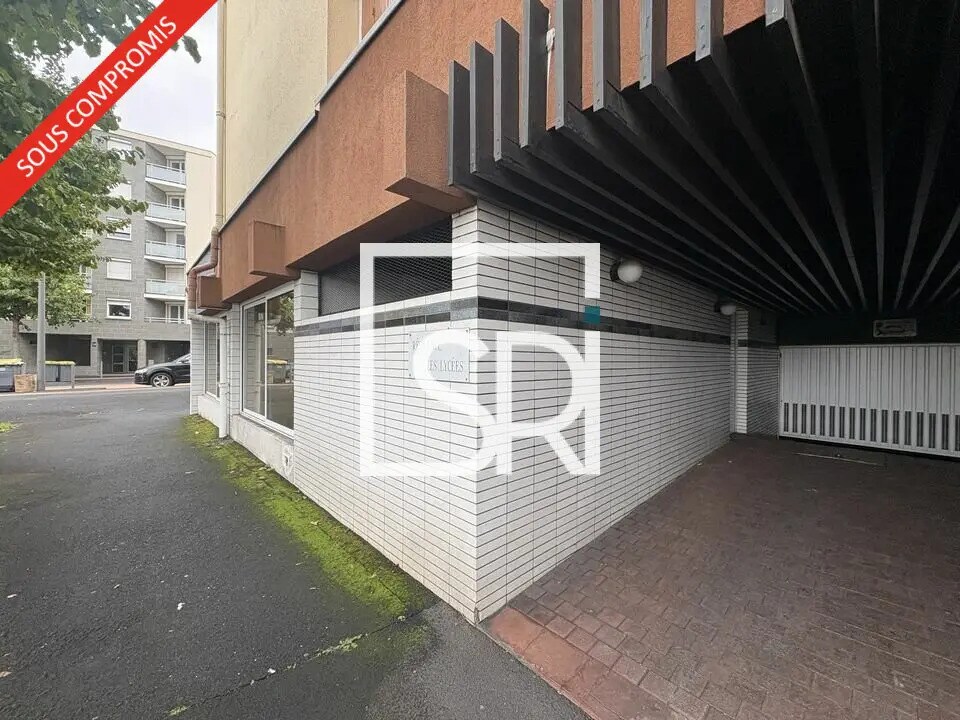 Office in Clermont-Ferrand for sale Building Photo- Image 1 of 11
