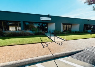 6801 Portwest Dr, Houston, TX to rent Interior Photo- Image 2 of 16