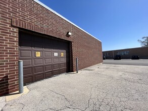 33W461 Roosevelt Rd, West Chicago, IL for rent Building Photo- Image 2 of 3