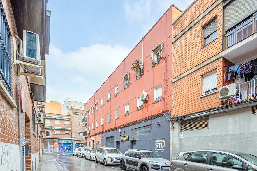 Calle Dolores Coca, 18, Madrid, Madrid for sale - Building Photo - Image 1 of 1