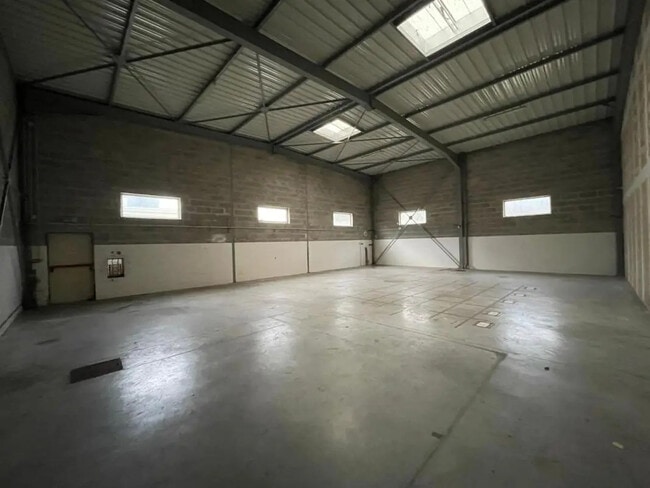 Location Entrepôt 800 m²