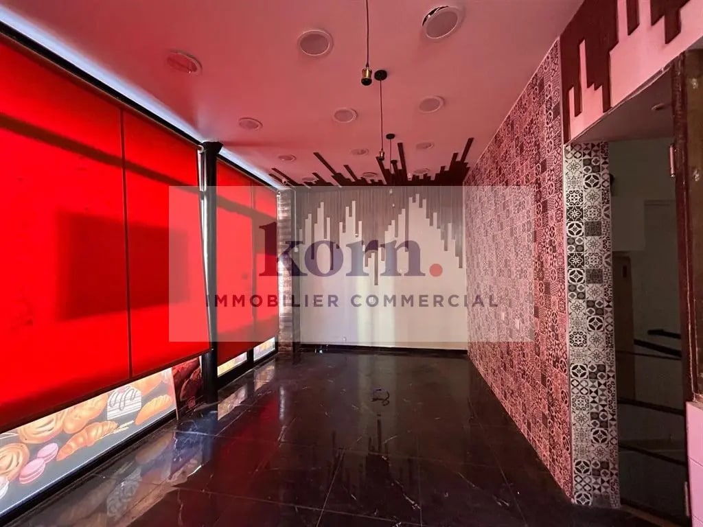 Retail in Bois-Colombes to rent Interior Photo- Image 1 of 7