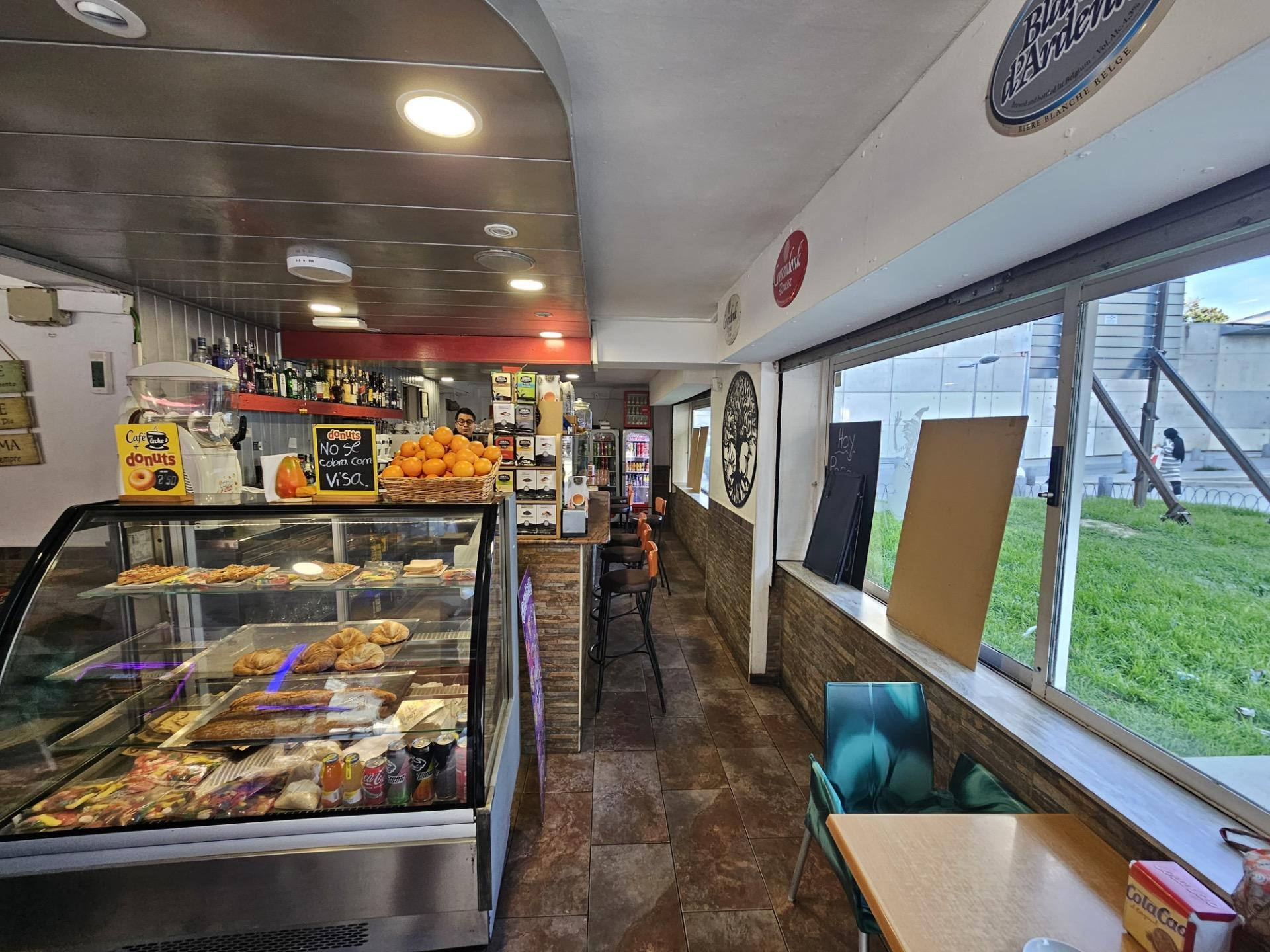 Retail in Rubí to rent Interior Photo- Image 1 of 12