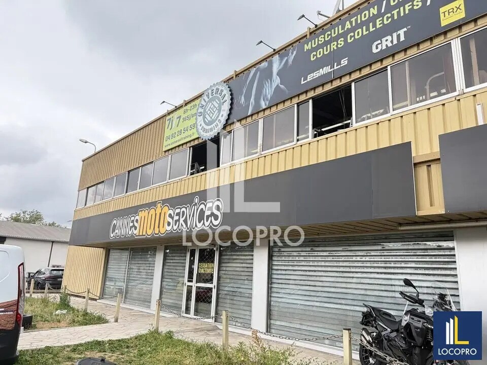 Vente Local d'activités 750 m² - Photo 1