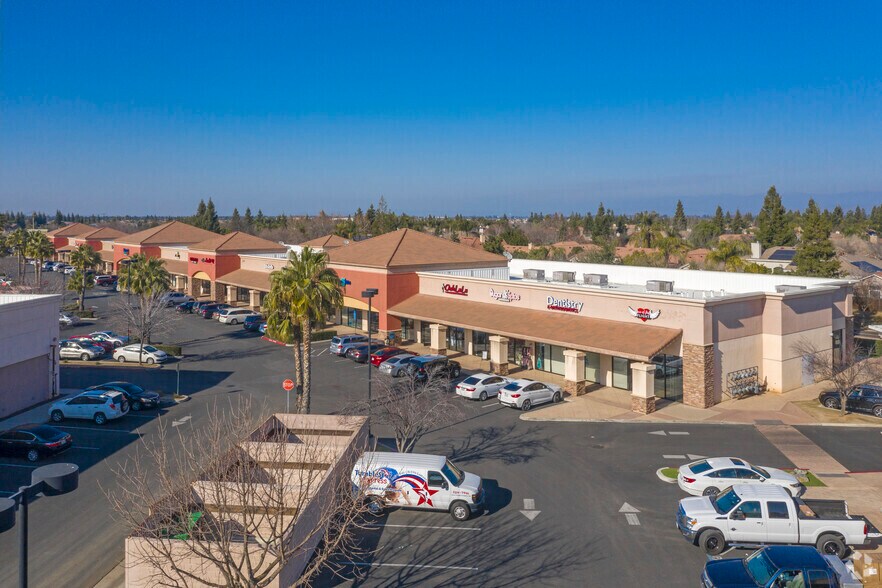 1305-1365 N Willow Ave, Clovis, CA for sale - Primary Photo - Image 1 of 1