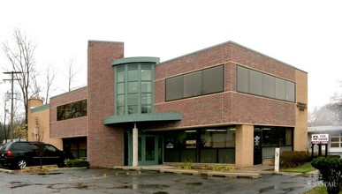 32316 Grand River Ave, Farmington Hills, MI for rent Building Photo- Image 1 of 7