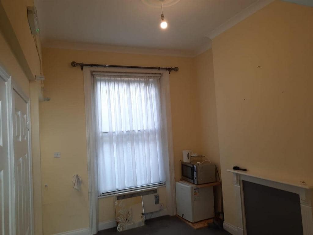 35 Malvern Rd, London to rent Building Photo- Image 1 of 9