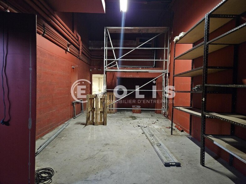 Light Industrial in Sceaux to rent - Building Photo - Image 2 of 25