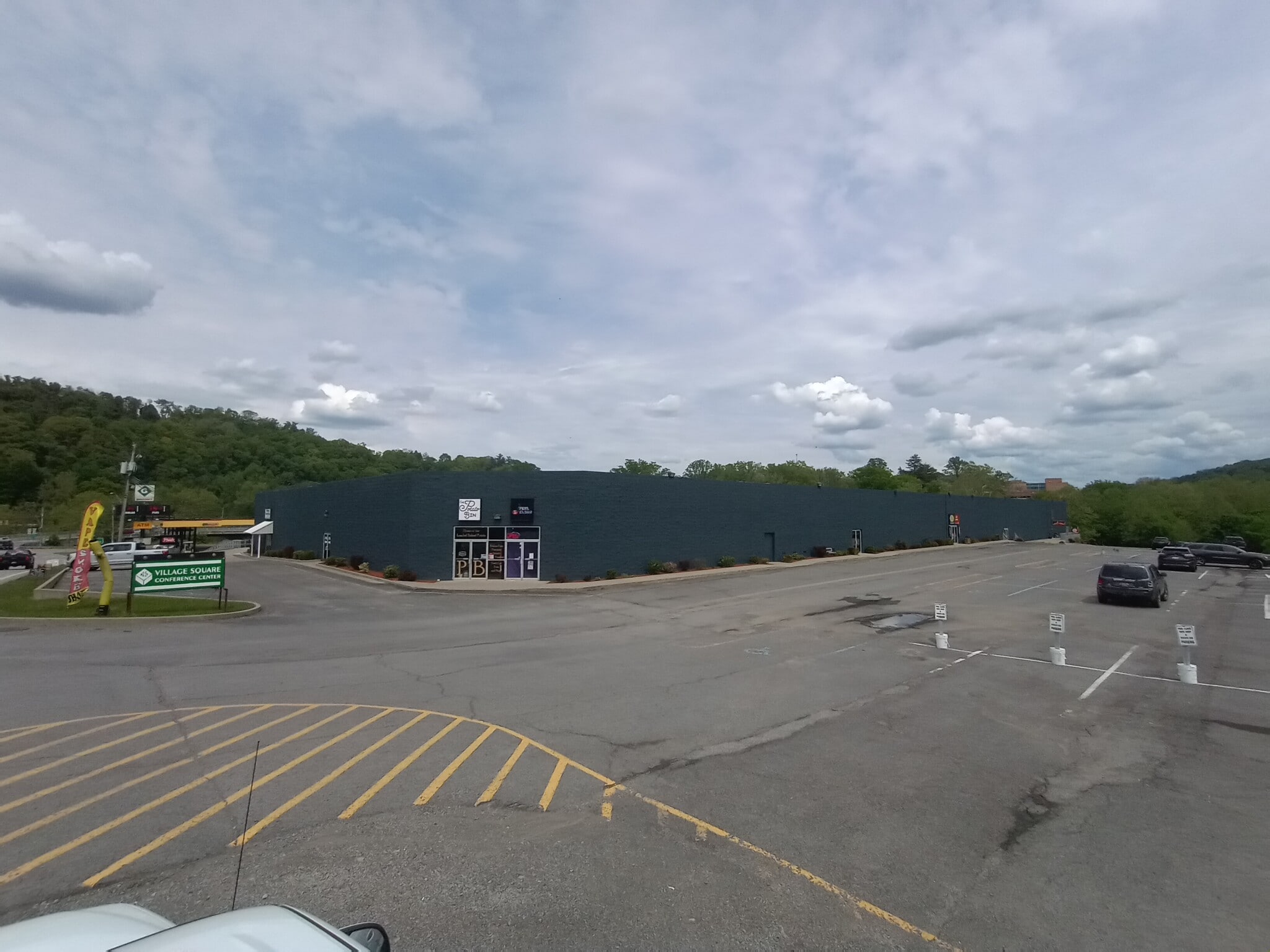 Portfolio of 2 Commercial Assets portfolio of 1 properties for sale on LoopNet.co.uk Building Photo- Image 1 of 42