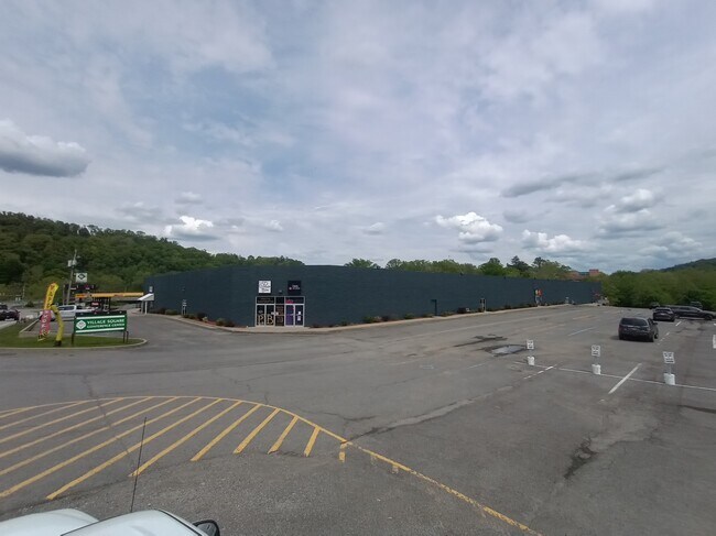 More details for 1489 Milford St, Clarksburg, WV - Office for Sale