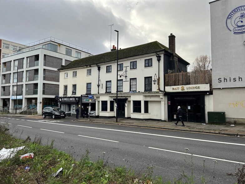 19-21 HIGH STREET portfolio of 2 properties for sale on LoopNet.co.uk - Building Photo - Image 1 of 6