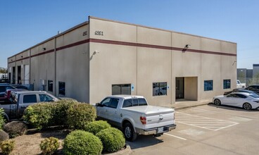 4901 Parker Henderson Rd, Fort Worth, TX for rent Building Photo- Image 1 of 2