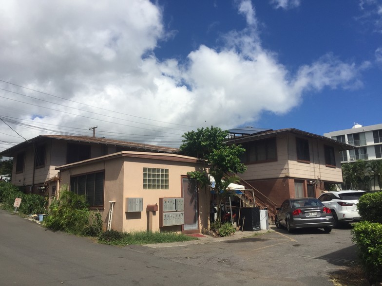 2825-2827 Waialae Ave, Honolulu, HI for sale - Primary Photo - Image 1 of 1