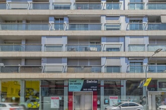 Retail in Sabadell, Barcelona to rent Building Photo- Image 2 of 19