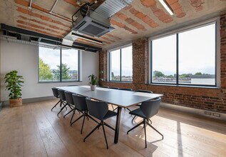 100 Cambridge Grove, London to rent Interior Photo- Image 2 of 8